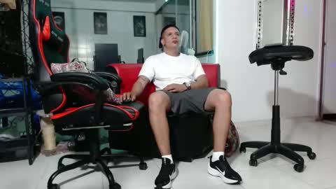 damyan_2003 online show from 1, 1, 2025