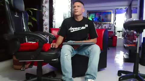 damyan_2003 online show from 4, 10, 2025