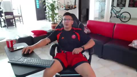 damyan_2003 online show from 1, 5, 2026