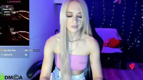 Snapshot of dances_queen chatting on 17, 7, 2026 dances_queen online show from 17, 7, 2026
