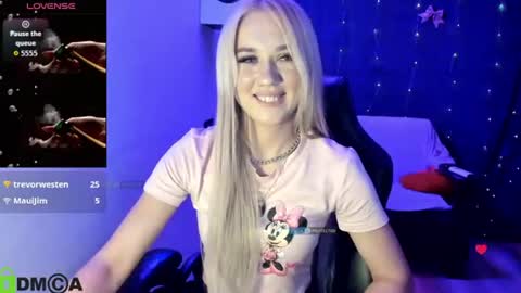 Snapshot of dances_queen chatting on 20, 7, 2026 dances_queen online show from 20, 7, 2026