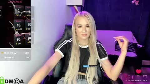 Snapshot of dances_queen chatting on 3, 8, 2026 dances_queen online show from 3, 8, 2026