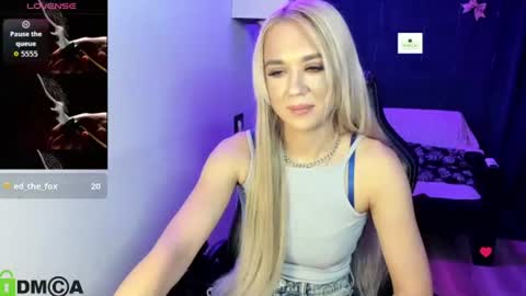 Snapshot of dances_queen chatting on 5, 8, 2026 dances_queen online show from 5, 8, 2026
