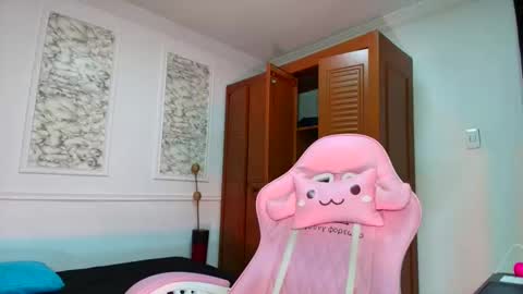 Danella Houston online show from 6, 1, 2026