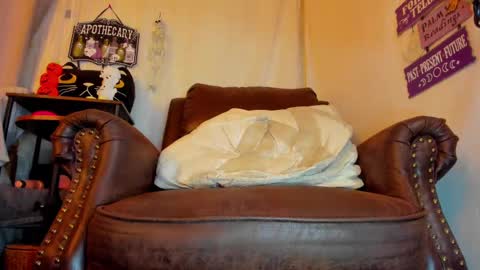 Snapshot of danidollxxx chatting on 4, 10, 2025 danidollxxx online show from 4, 10, 2025