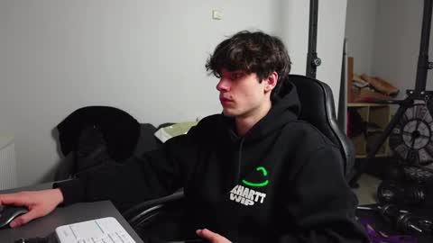 Snapshot of daniel_shawn chatting on 5, 1, 2026 DANIEL SHAWN online show from 5, 1, 2026