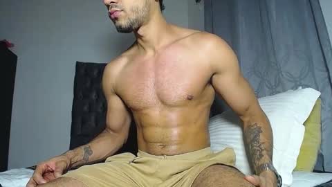 Snapshot of daniel_sherlock chatting on 3, 2, 2025 Daniel Sherlock online show from 3, 2, 2025