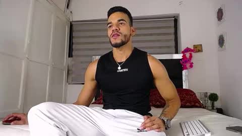 Snapshot of daniel_sherlock chatting on 17, 9, 2025 Daniel Sherlock online show from 17, 9, 2025