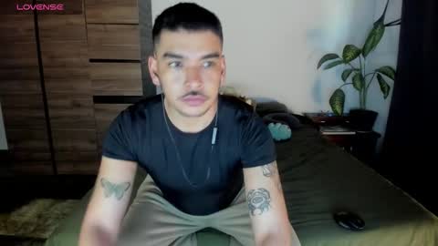 Snapshot of daniel_vianchi chatting on 17, 11, 2025 Dani online show from 17, 11, 2025