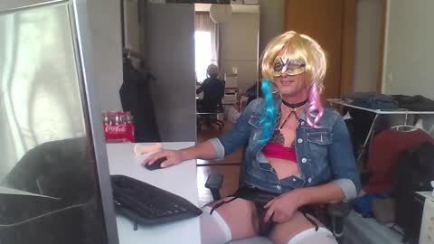 newcumer online show from 2, 1, 2025