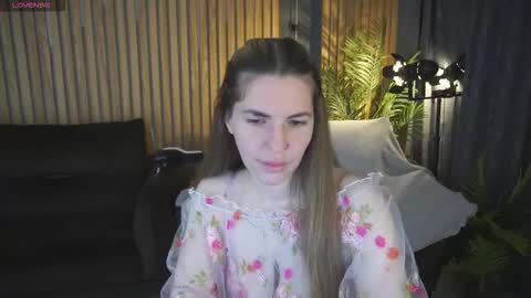 danielareign online show from 26, 3, 2026