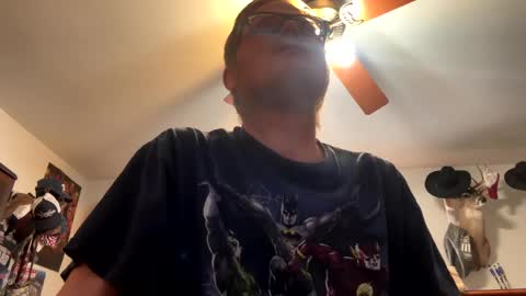 Snapshot of danielp_mod_cb chatting on 5, 2, 2025 Daniel    y. online show from 5, 2, 2025