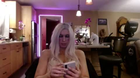 DanikaWhite69 online show from 25, 6, 2026