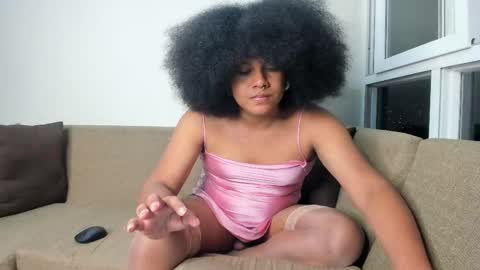 Snapshot of danisweet_ chatting on 28, 10, 2025 dani online show from 28, 10, 2025