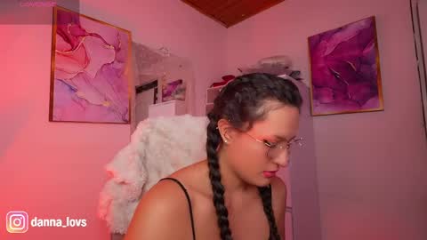 Danna Lovs online show from 5, 5, 2026