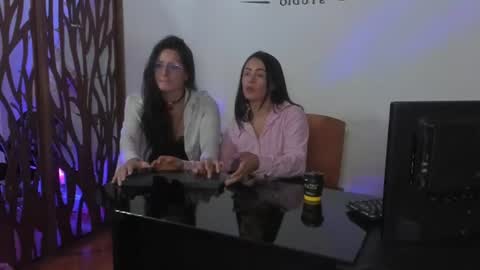 Danna Lovs online show from 27, 6, 2026