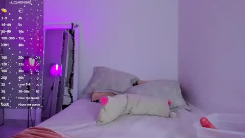 Danna Rhodes online show from 14, 10, 2025