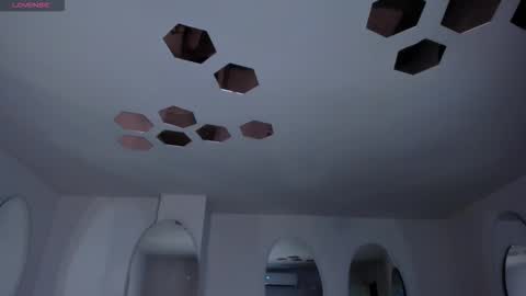 Danna Cruz  online show from 9, 11, 2025