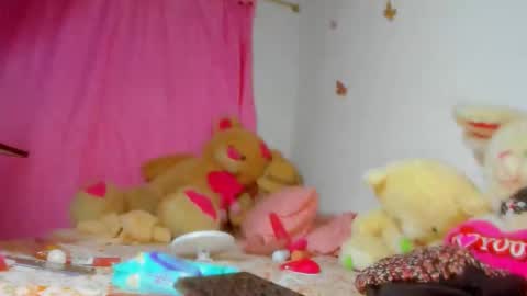 Danna Sofia jeins online show from 5, 10, 2025