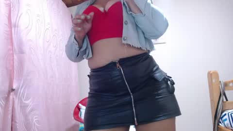 dannamomcerratt online show from 25, 4, 2026