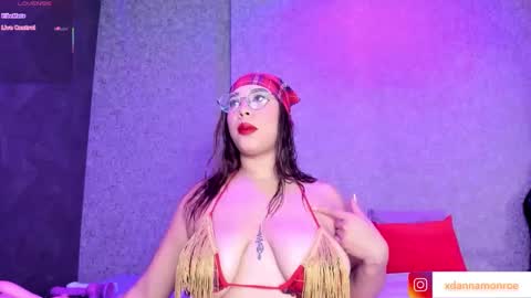 Danna Monroe  online show from 28, 11, 2025