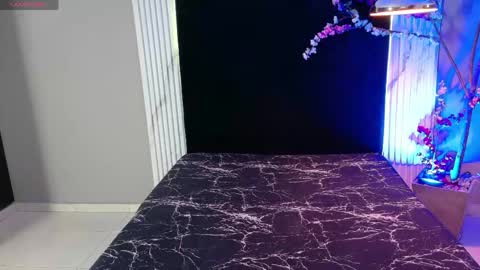 DANTEVIOLETE online show from 27, 4, 2026