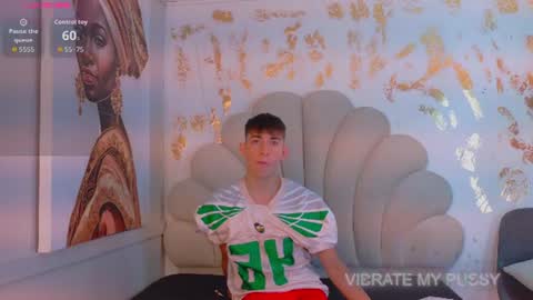 Snapshot of danteandviolete_cr chatting on 26, 6, 2026 DANTEVIOLETE online show from 26, 6, 2026