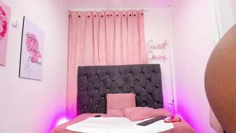 hi im DanyBest Squirter here on cb online show from 25, 12, 2024