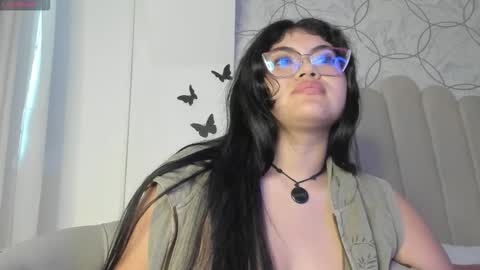 Snapshot of daphne_aris chatting on 19, 3, 2026 daphne_aris online show from 19, 3, 2026