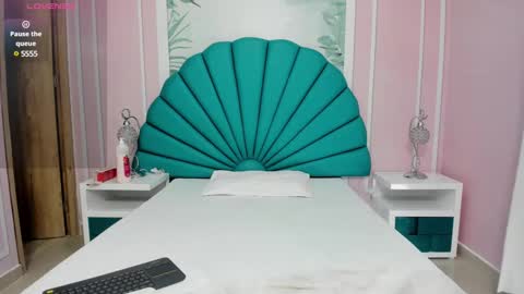 Snapshot of daphne_fox_ chatting on 4, 1, 2025 Daphne online show from 4, 1, 2025