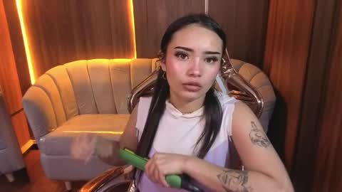 daphne_nicole_b online show from 8, 4, 2026