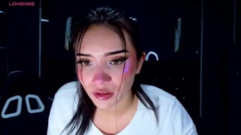 daphne_nicole_b online show from 3, 7, 2026