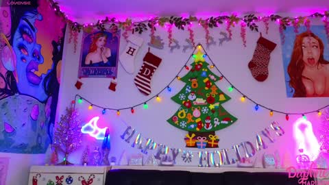 Daphne Madison online show from 7, 1, 2025