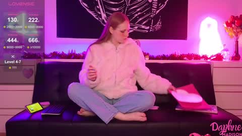 Daphne Madison online show from 5, 2, 2025