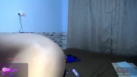 Snapshot of darasweet19 chatting on 15, 11, 2025 MAX online show from 15, 11, 2025