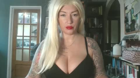 Darcy online show from 10, 1, 2026