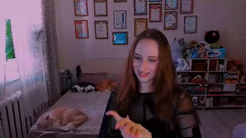 Darcy Siren online show from 18, 2, 2025