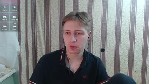 Snapshot of darienlarge chatting on 4, 3, 2025 darienlarge online show from 4, 3, 2025