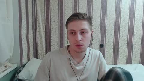 Snapshot of darienlarge chatting on 6, 3, 2025 darienlarge online show from 6, 3, 2025