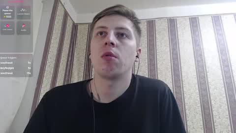 Snapshot of darienlarge chatting on 9, 3, 2025 darienlarge online show from 9, 3, 2025