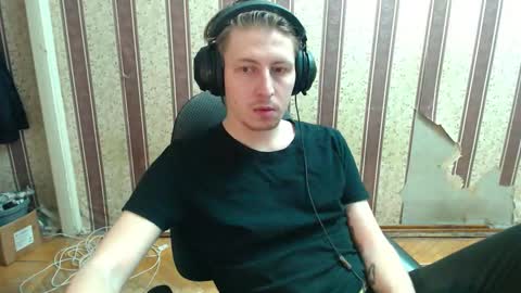 Snapshot of darienlarge chatting on 4, 10, 2025 darienlarge online show from 4, 10, 2025