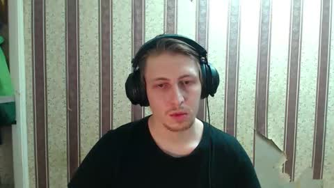 Snapshot of darienlarge chatting on 7, 10, 2025 darienlarge online show from 7, 10, 2025