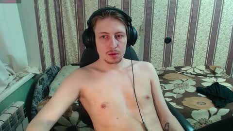 Snapshot of darienlarge chatting on 13, 10, 2025 darienlarge online show from 13, 10, 2025