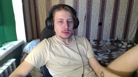 Snapshot of darienlarge chatting on 21, 10, 2025 darienlarge online show from 21, 10, 2025