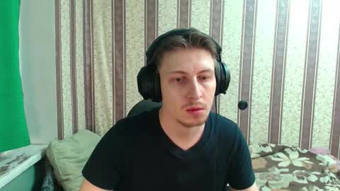 Snapshot of darienlarge chatting on 5, 11, 2025 darienlarge online show from 5, 11, 2025