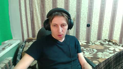 Snapshot of darienlarge chatting on 16, 11, 2025 darienlarge online show from 16, 11, 2025