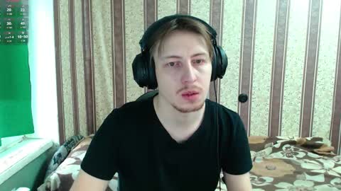 Snapshot of darienlarge chatting on 5, 12, 2025 darienlarge online show from 5, 12, 2025