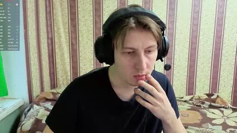 Snapshot of darienlarge chatting on 17, 12, 2025 darienlarge online show from 17, 12, 2025