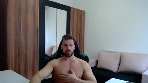 darius_94 online show from 27, 3, 2026