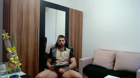 darius_94 online show from 6, 4, 2026